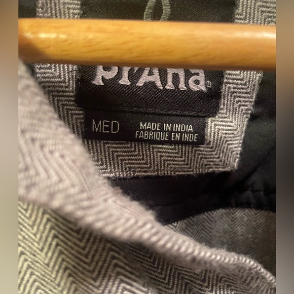 Prana gray button up shirt - men’s medium - Picture 4 of 4